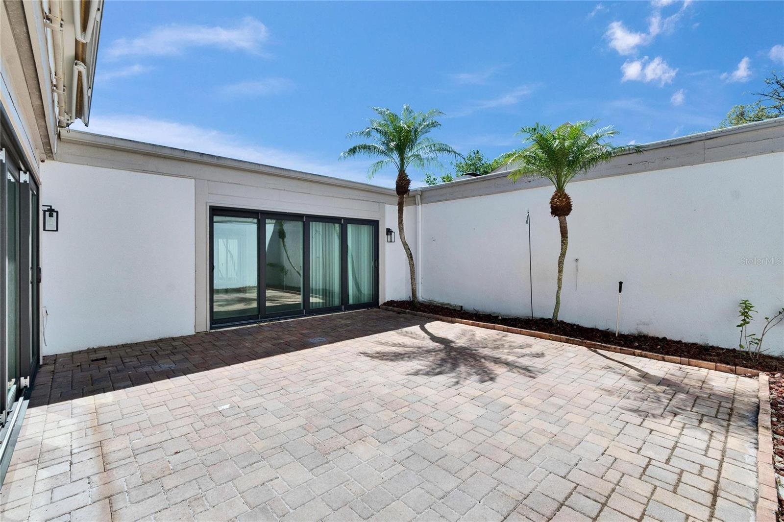 370 S WOODLANDS DR, OLDSMAR, FL, 34677