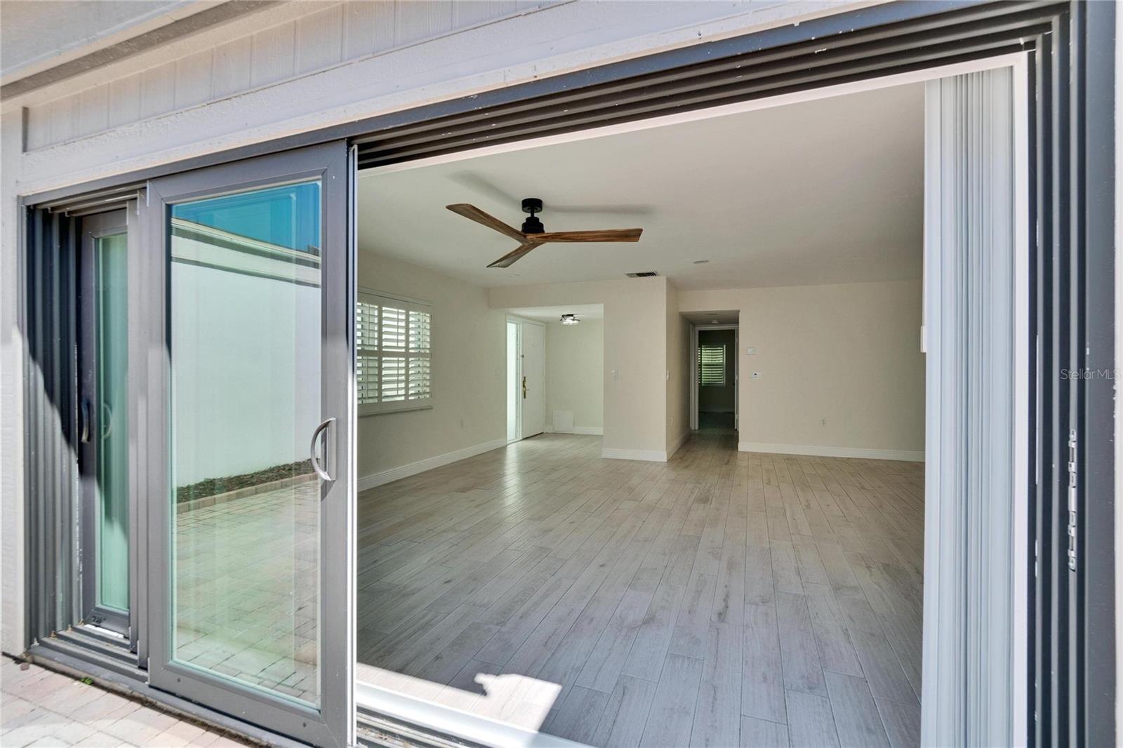370 S WOODLANDS DR, OLDSMAR, FL, 34677