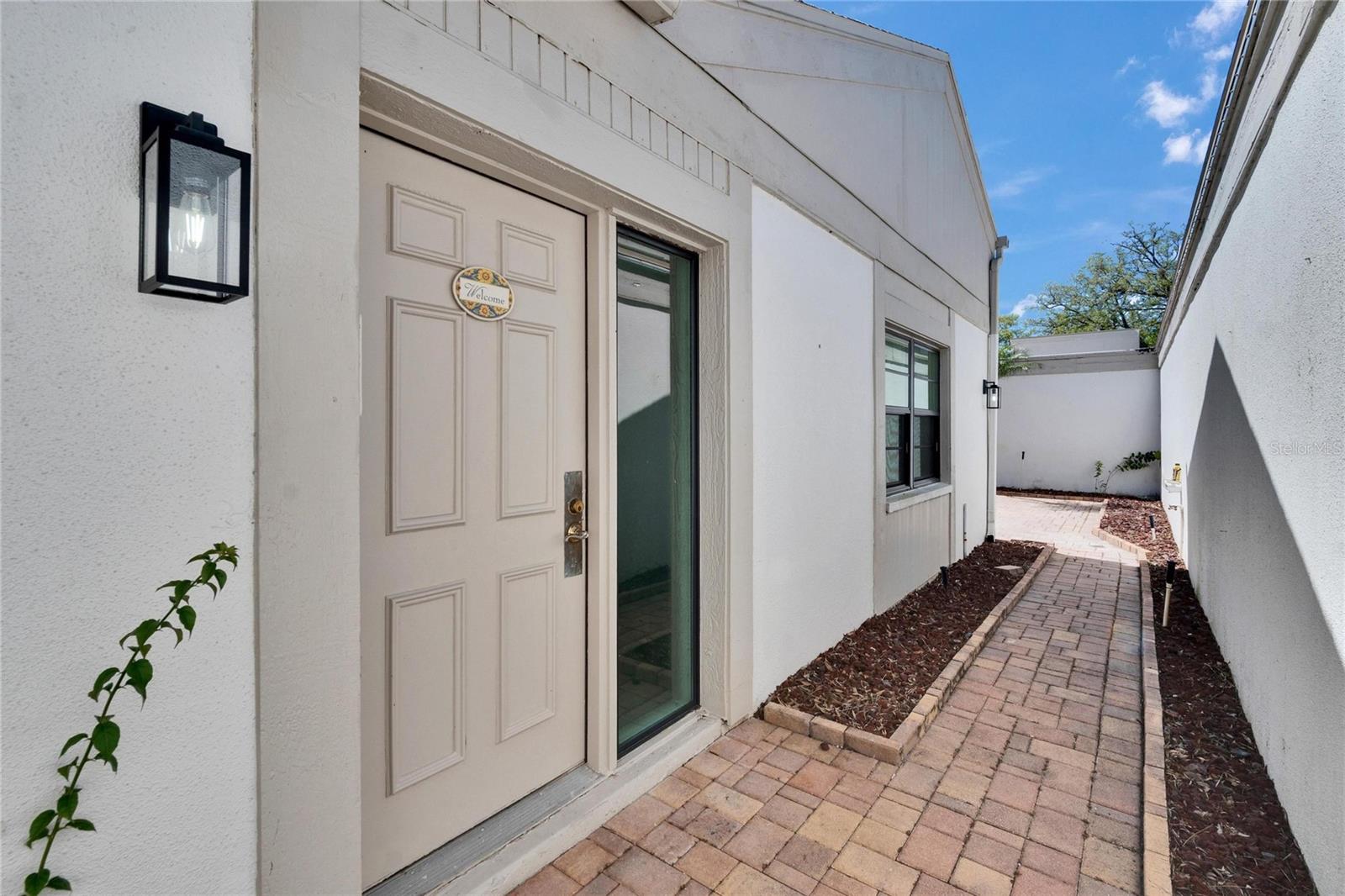 370 S WOODLANDS DR, OLDSMAR, FL, 34677