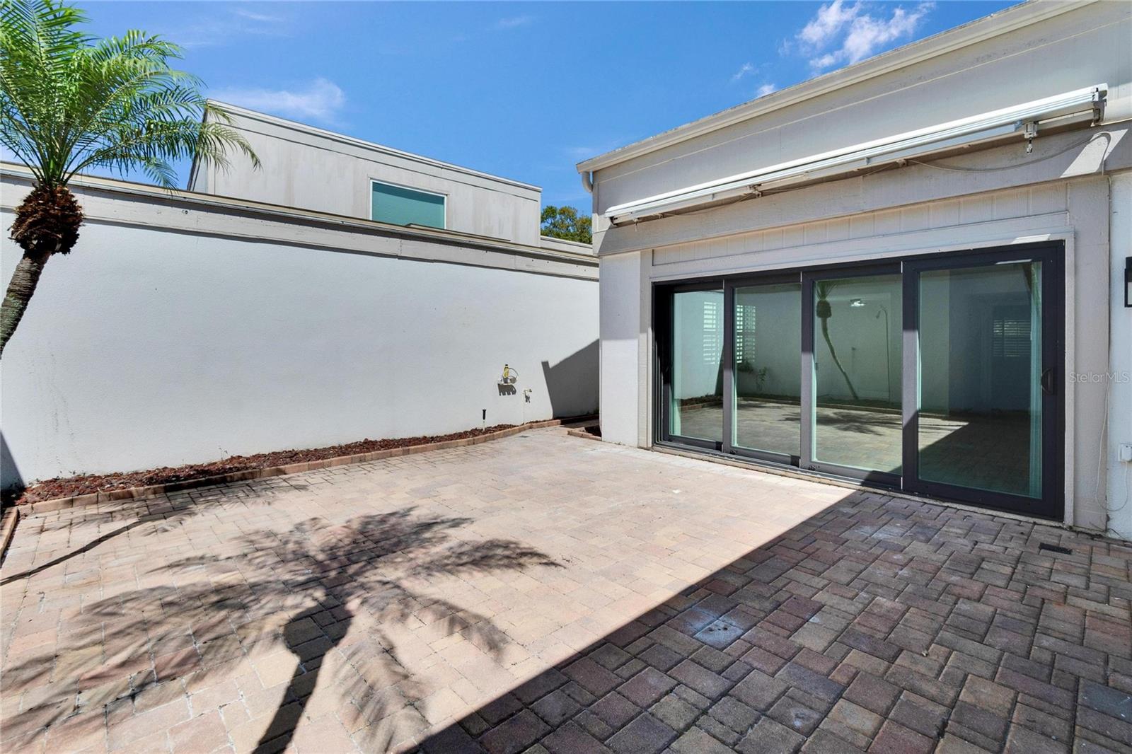 370 S WOODLANDS DR, OLDSMAR, FL, 34677