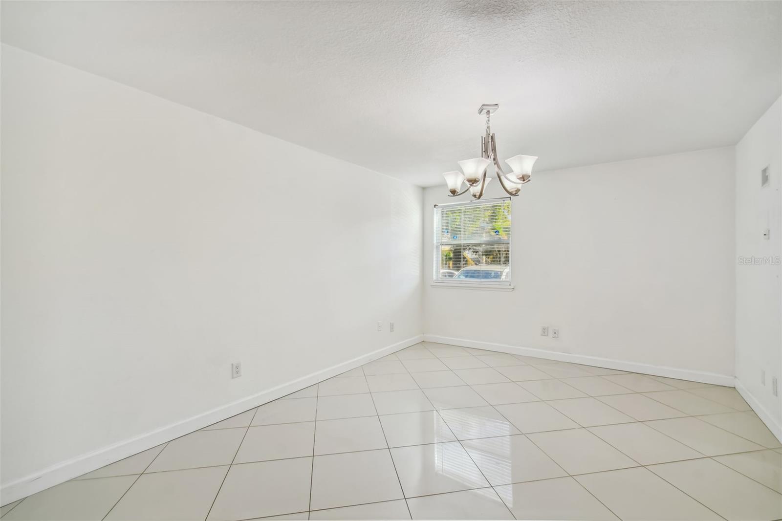 7512 DOLONITA DR #7512, TAMPA, FL, 33615