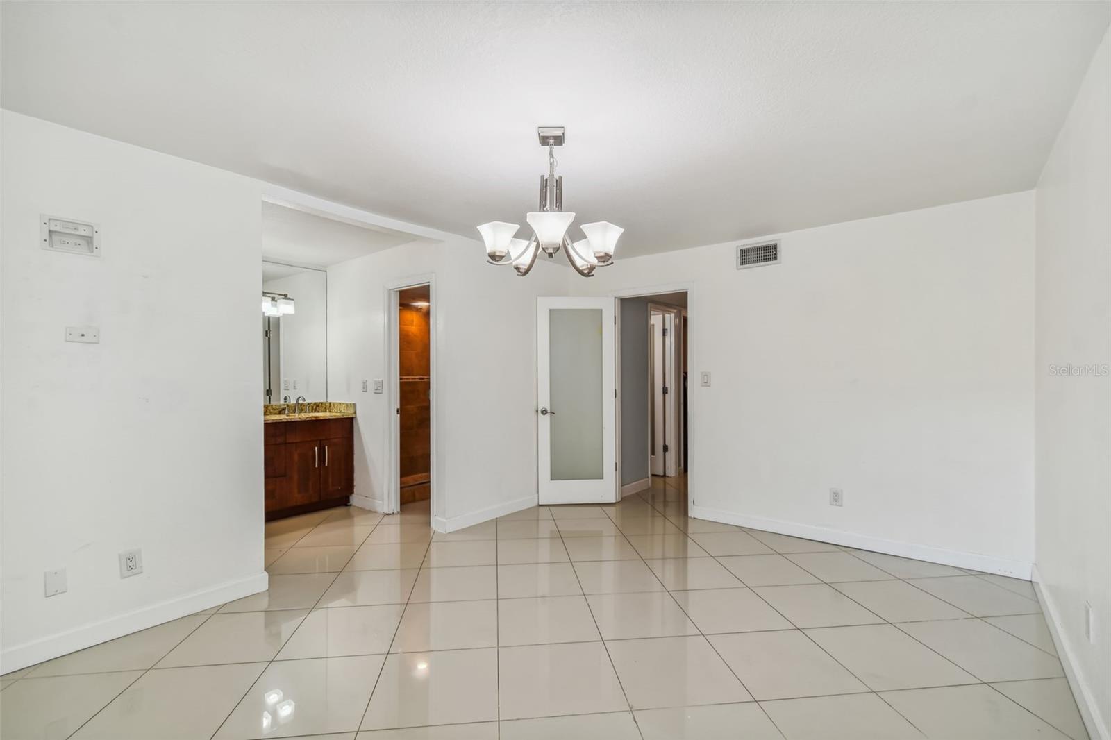 7512 DOLONITA DR #7512, TAMPA, FL, 33615