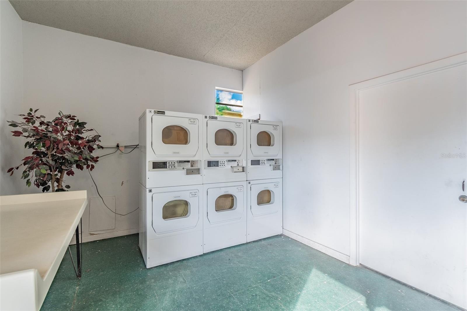 7512 DOLONITA DR #7512, TAMPA, FL, 33615