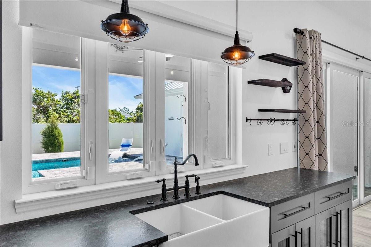 3925 BELL AVE, SARASOTA, FL, 34231
