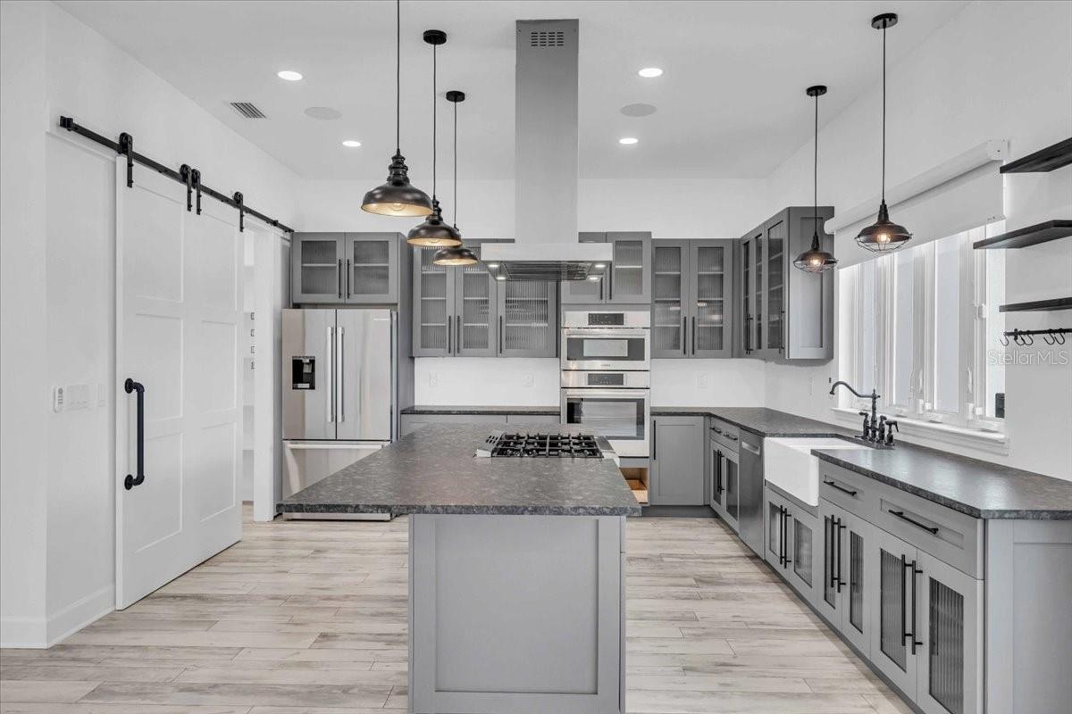 3925 BELL AVE, SARASOTA, FL, 34231