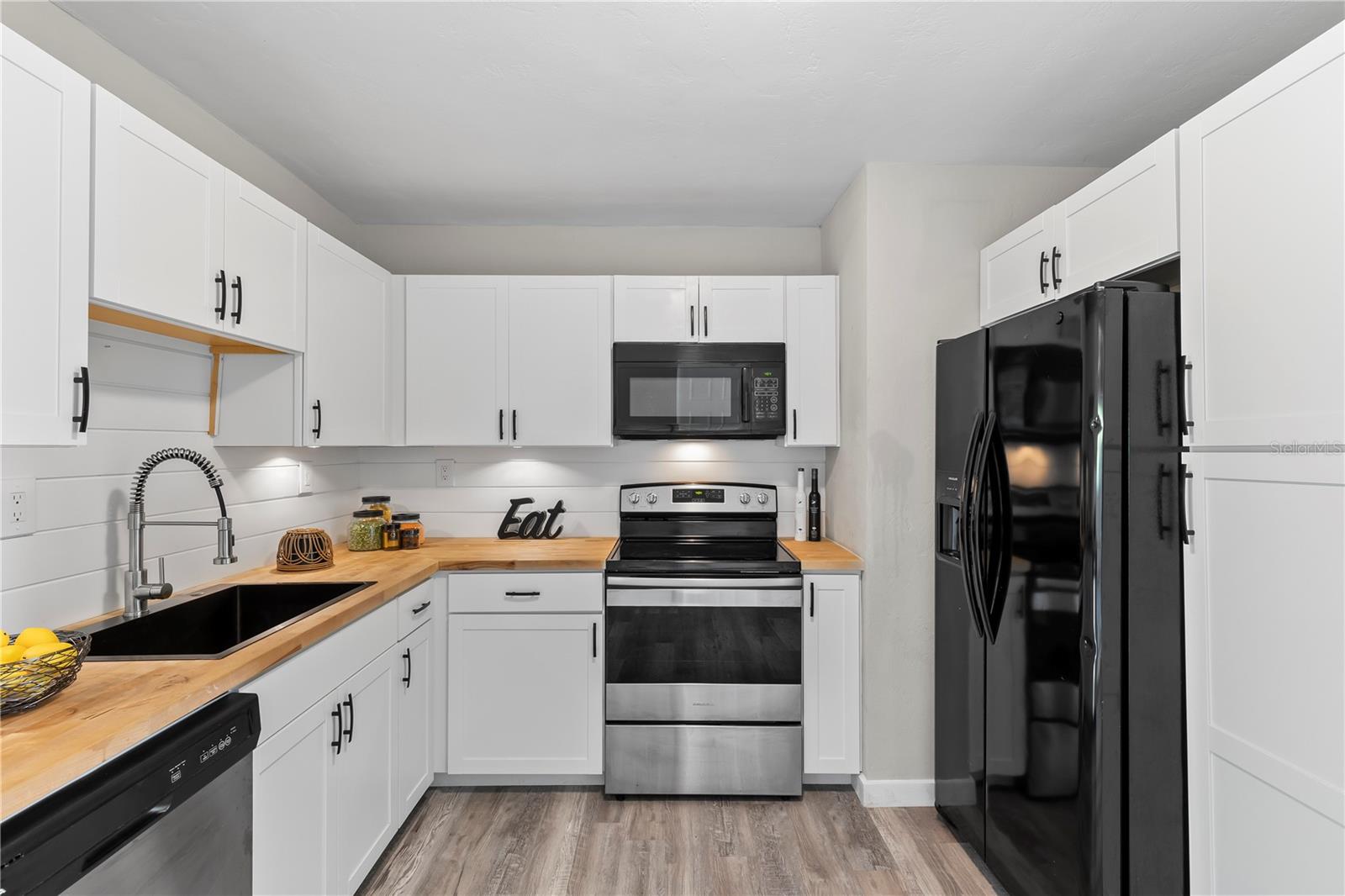 2711 DACH AVE, DAYTONA BEACH SHORES, FL, 32118