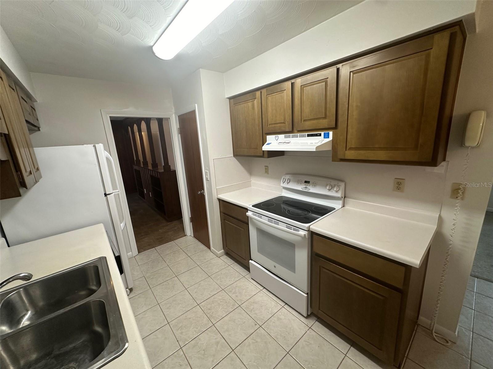 330 W WELLINGTON DR, LAKELAND, FL, 33813