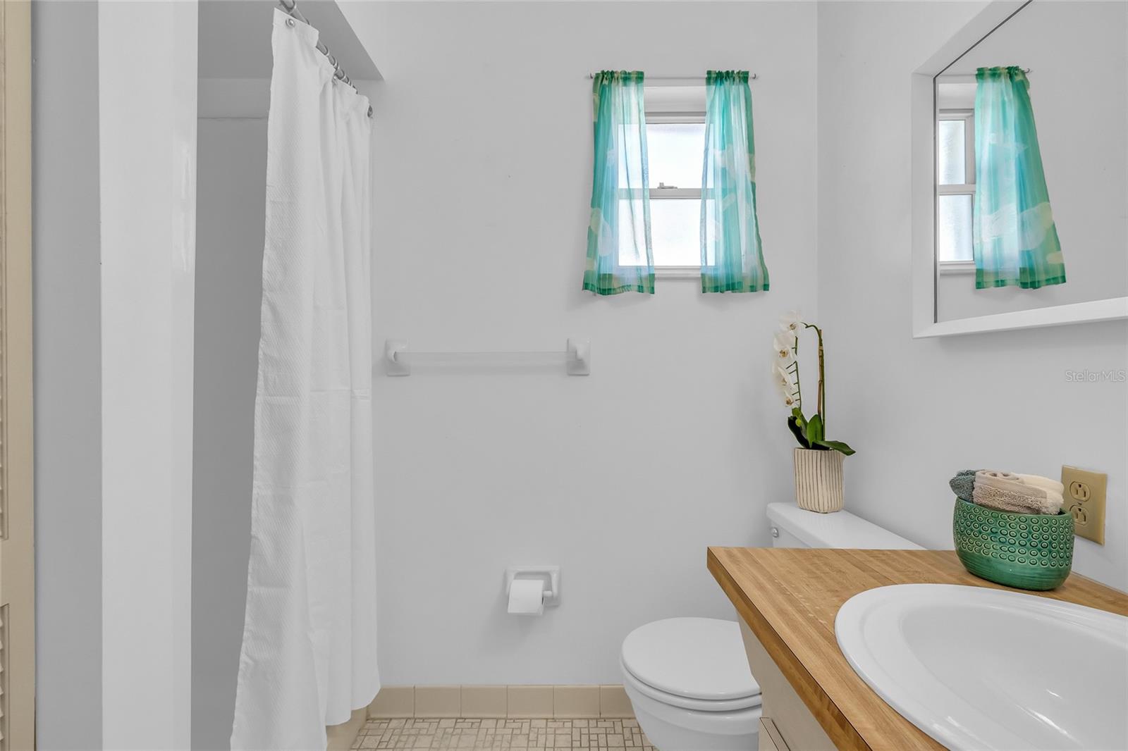 4227 PORPOISE DR SE, ST PETERSBURG, FL, 33705
