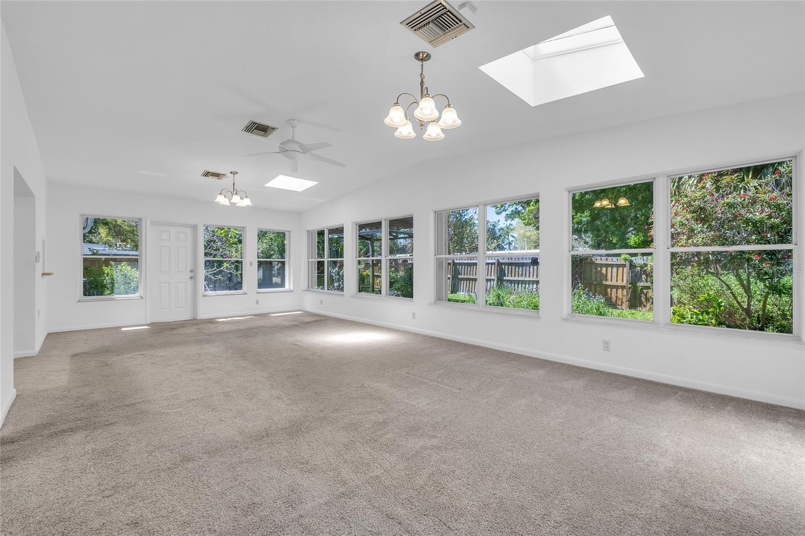 4227 PORPOISE DR SE, ST PETERSBURG, FL, 33705