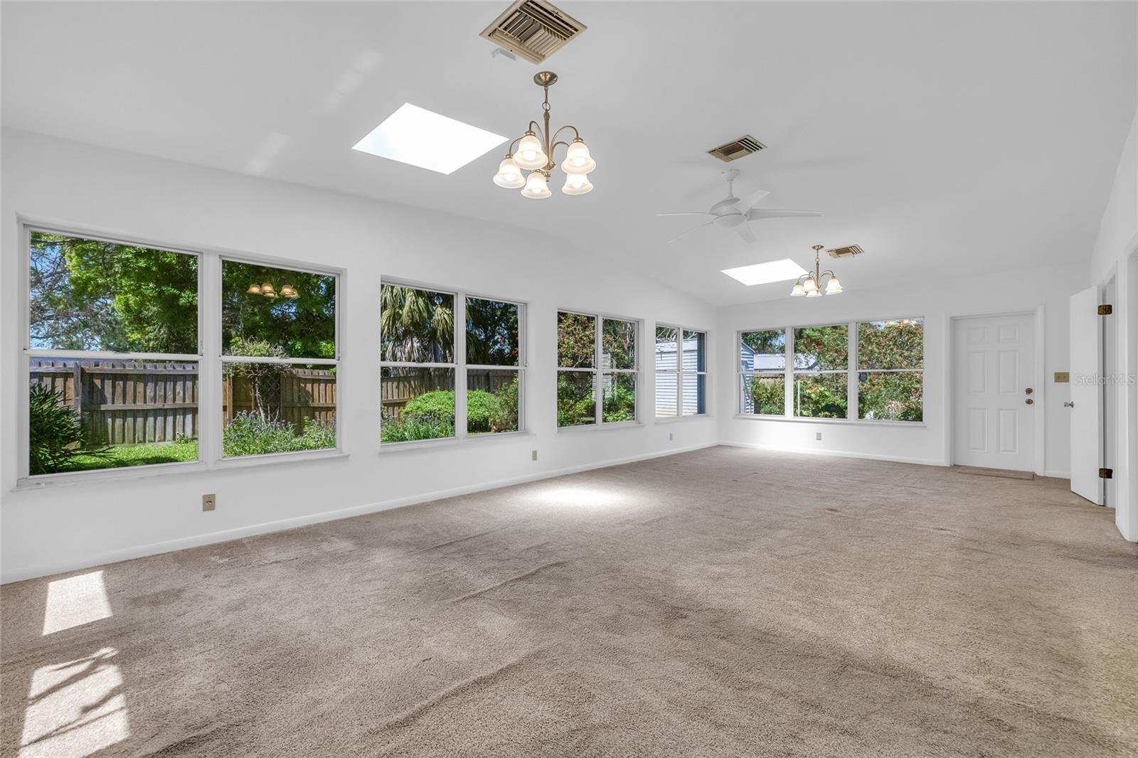 4227 PORPOISE DR SE, ST PETERSBURG, FL, 33705