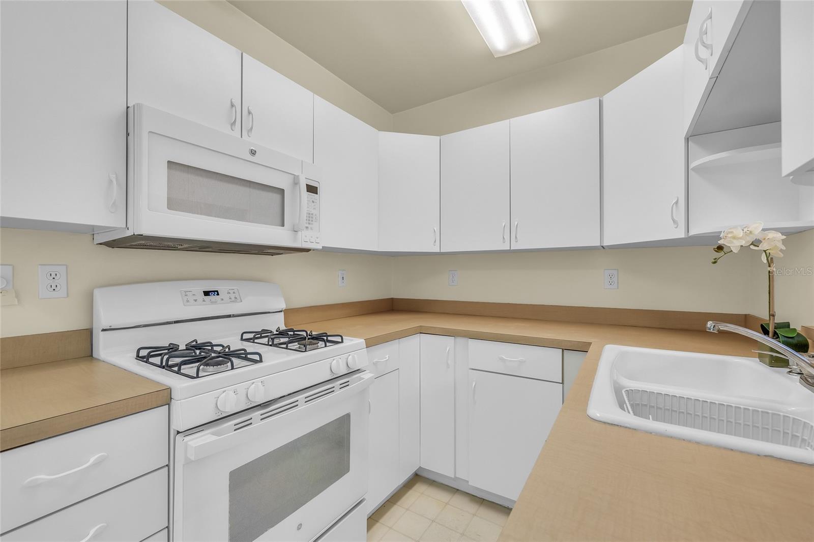 4227 PORPOISE DR SE, ST PETERSBURG, FL, 33705