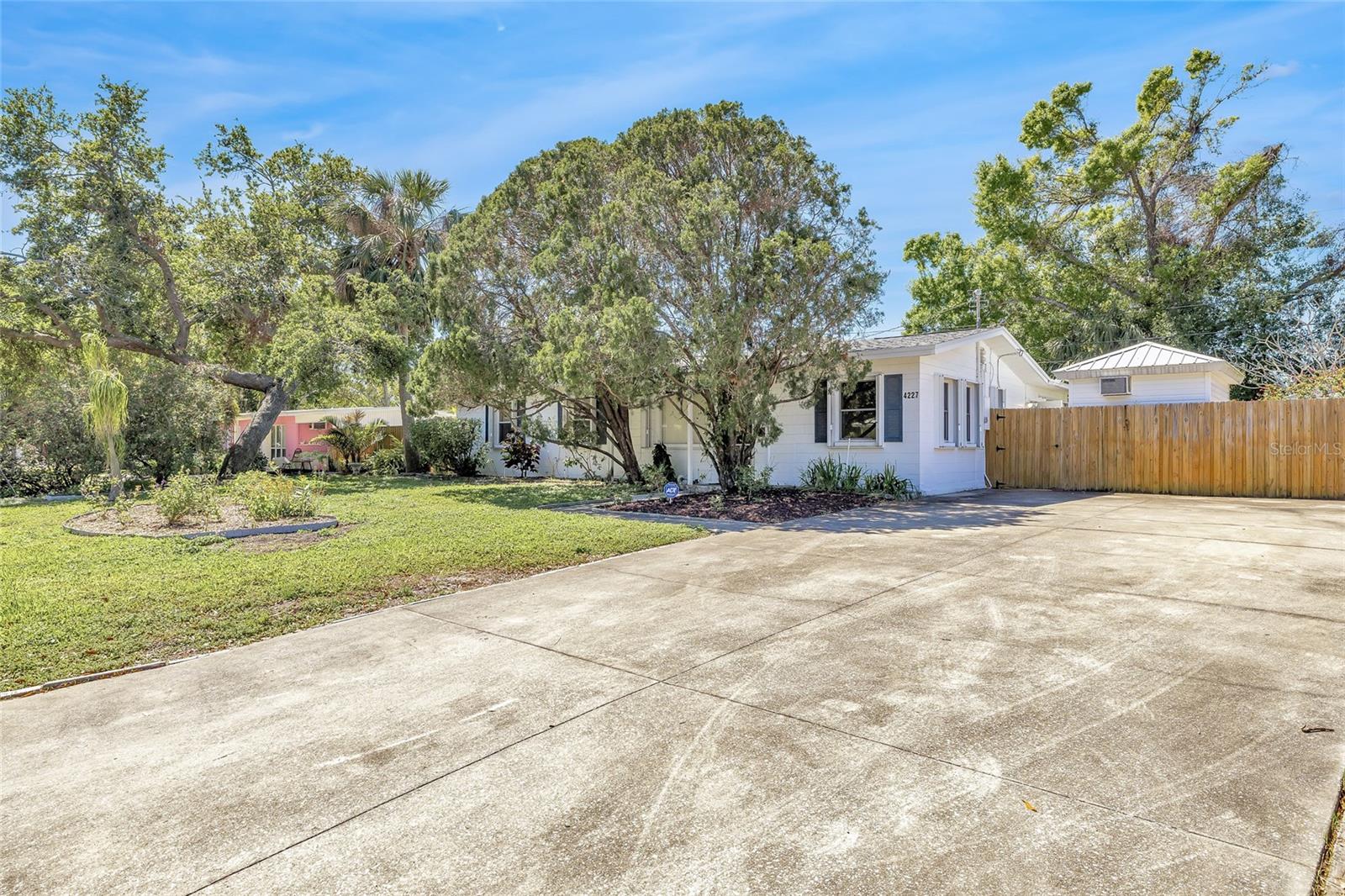 4227 PORPOISE DR SE, ST PETERSBURG, FL, 33705