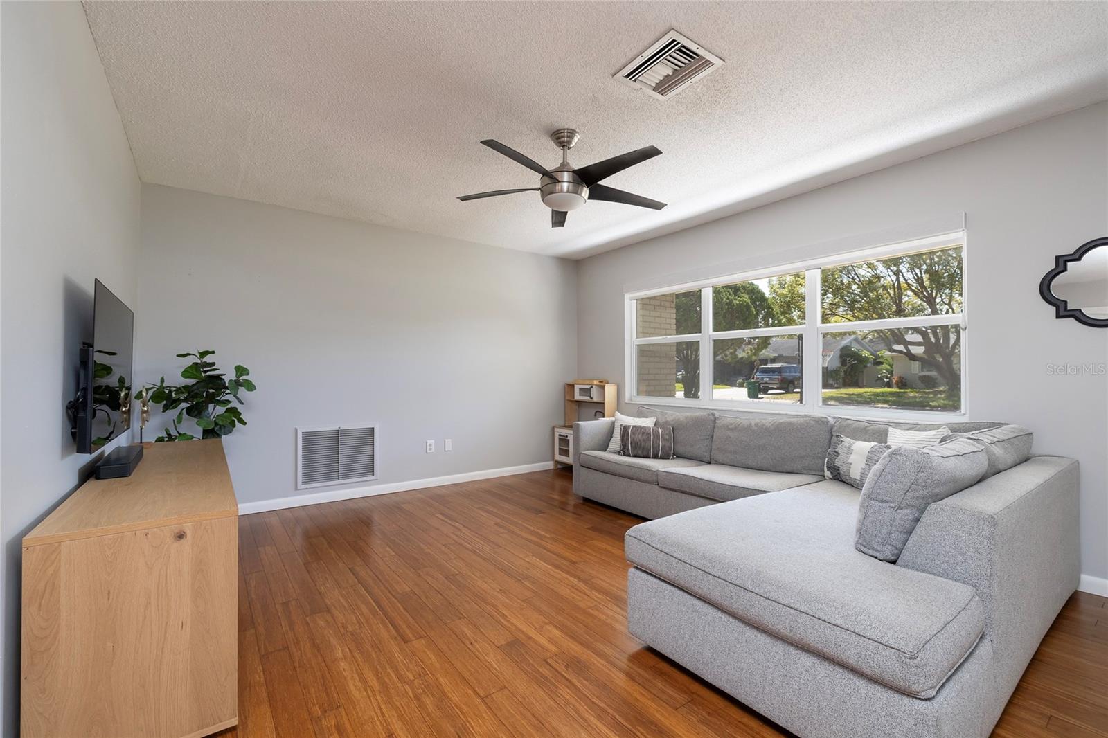 160 AVON DR, SAFETY HARBOR, FL, 34695