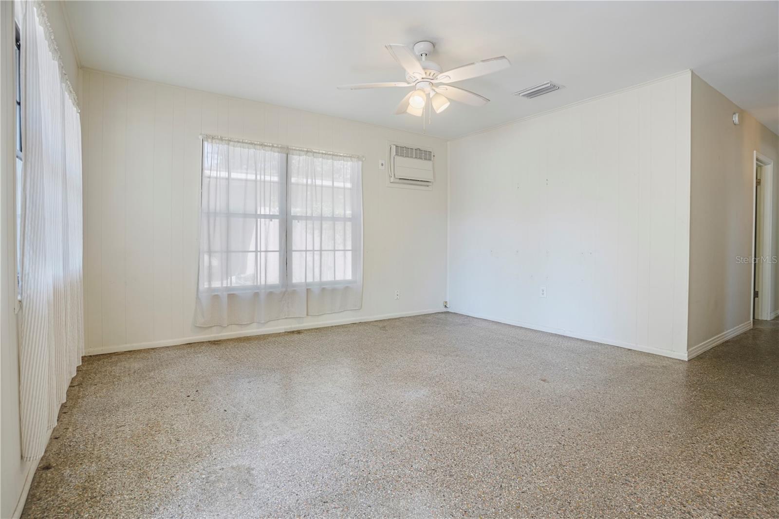 124 E 119TH AVE, TAMPA, FL, 33612