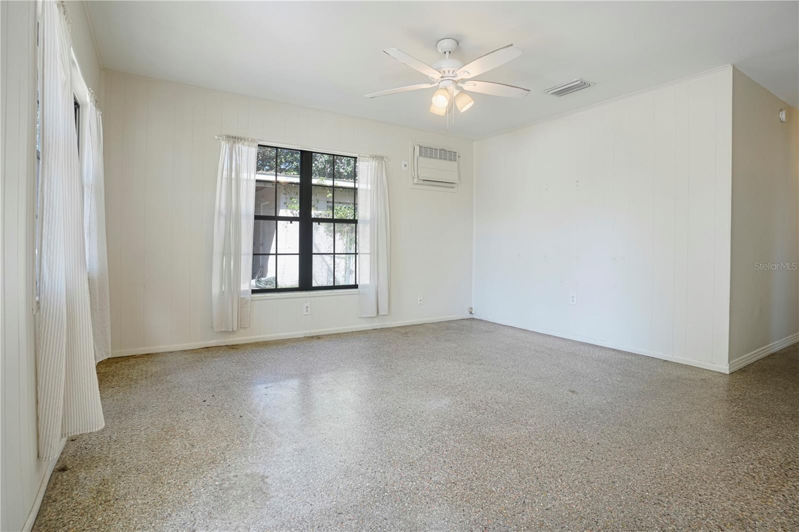 124 E 119TH AVE, TAMPA, FL, 33612