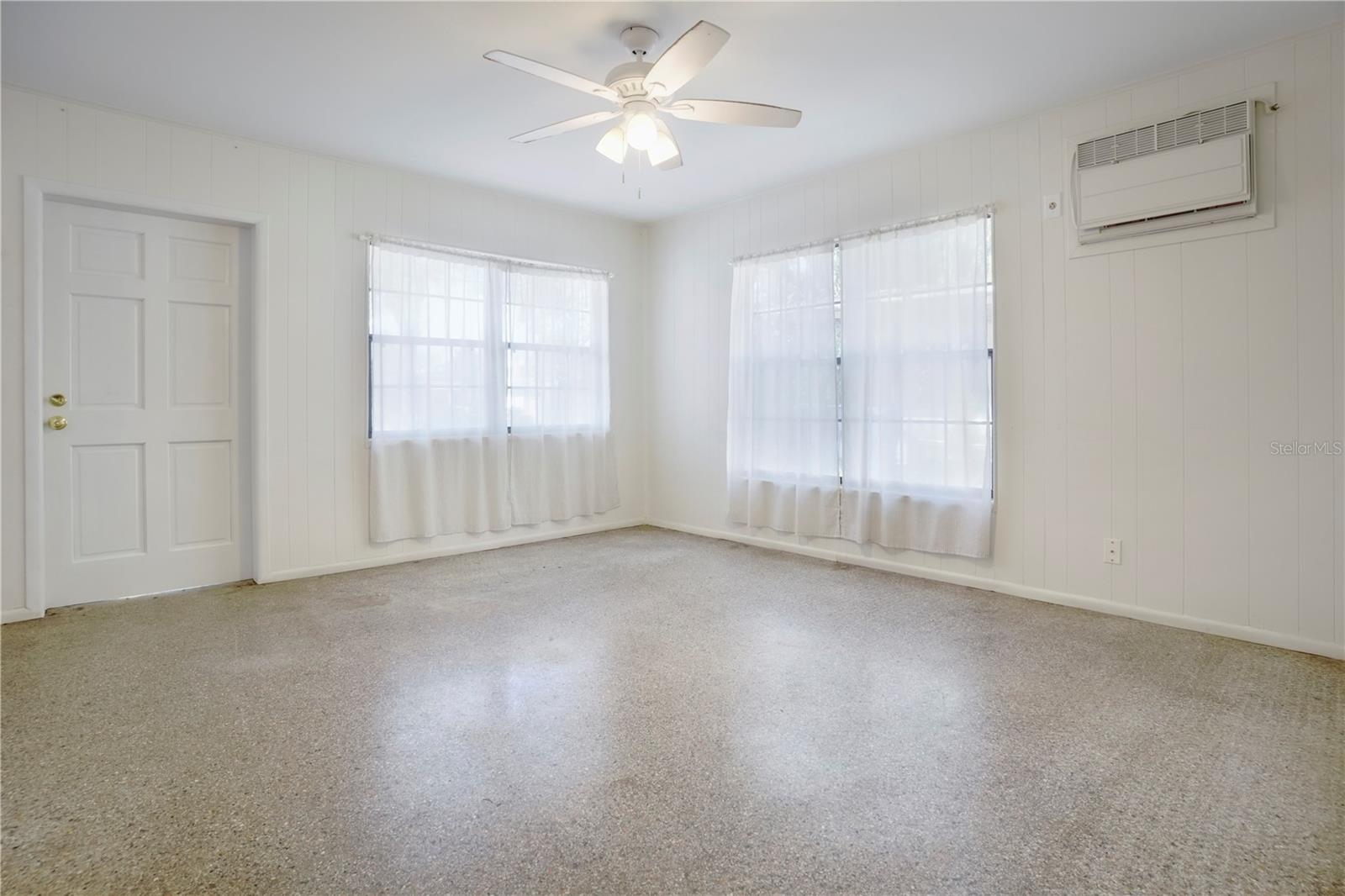 124 E 119TH AVE, TAMPA, FL, 33612