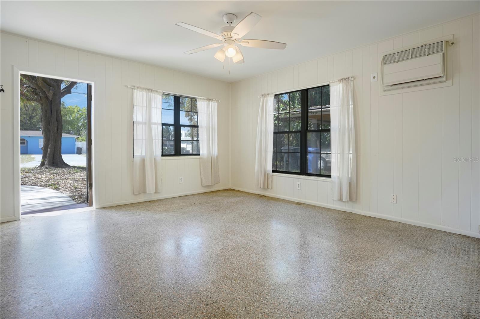 124 E 119TH AVE, TAMPA, FL, 33612