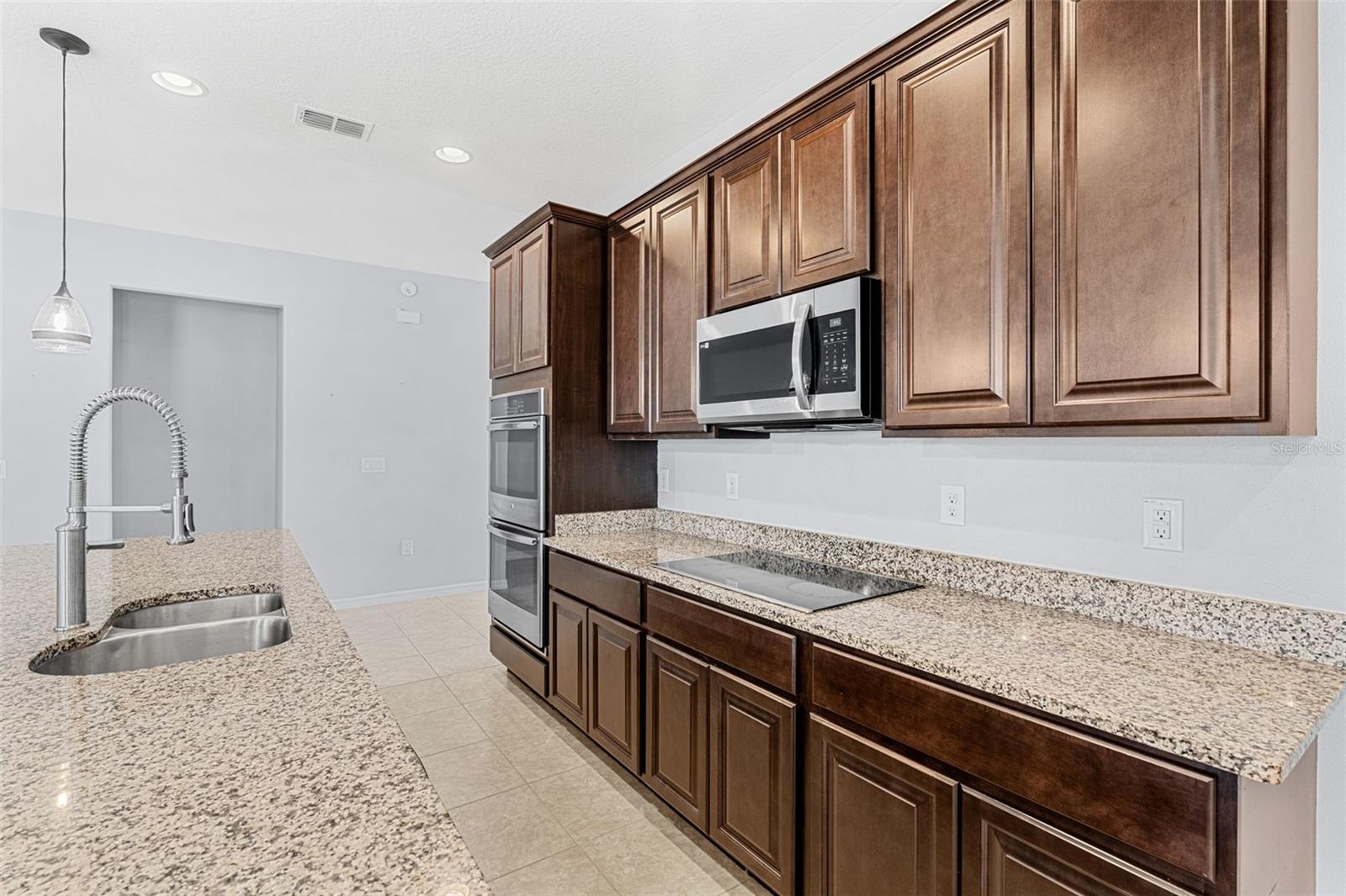 305 BREAKAWAY TRL, TITUSVILLE, FL, 32780