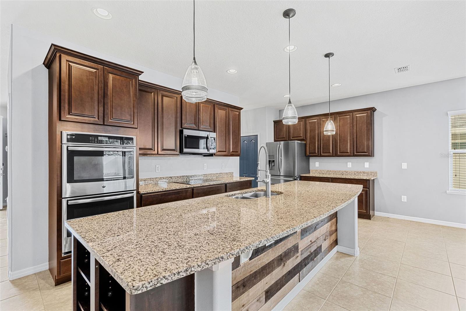 305 BREAKAWAY TRL, TITUSVILLE, FL, 32780