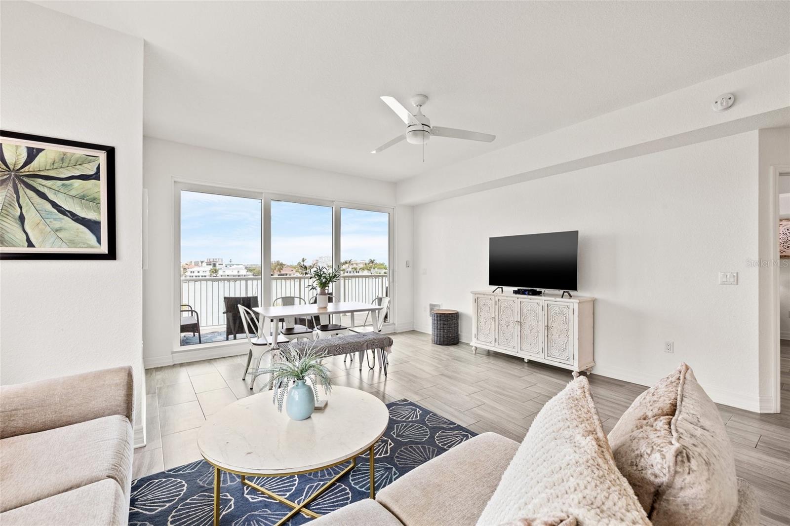 706 BAYWAY BLVD #301, CLEARWATER BEACH, FL, 33767