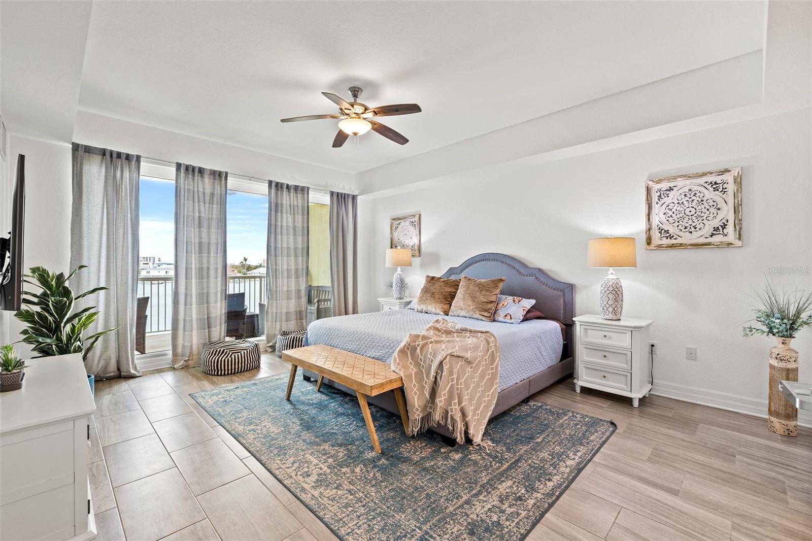706 BAYWAY BLVD #301, CLEARWATER BEACH, FL, 33767