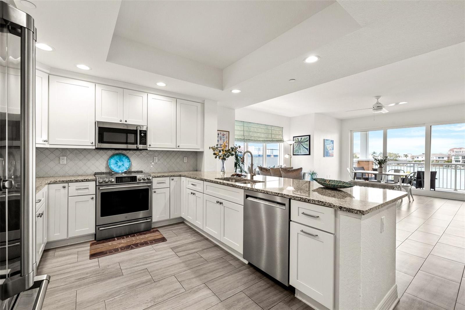706 BAYWAY BLVD #301, CLEARWATER BEACH, FL, 33767