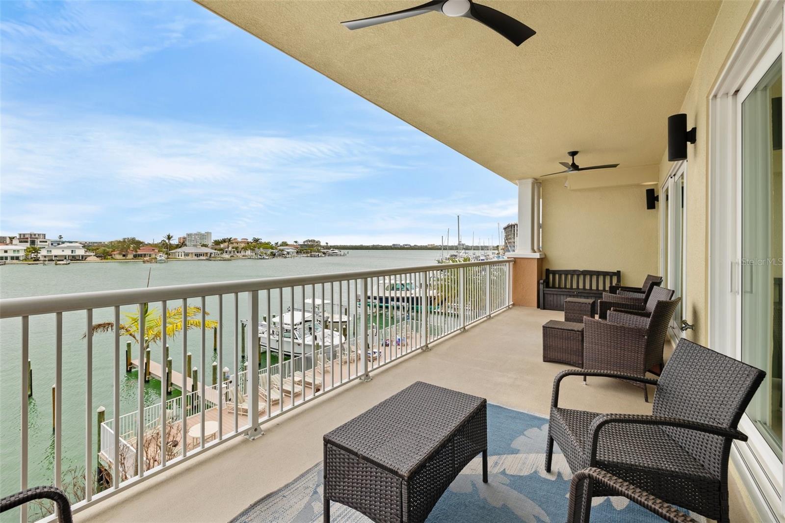 706 BAYWAY BLVD #301, CLEARWATER BEACH, FL, 33767