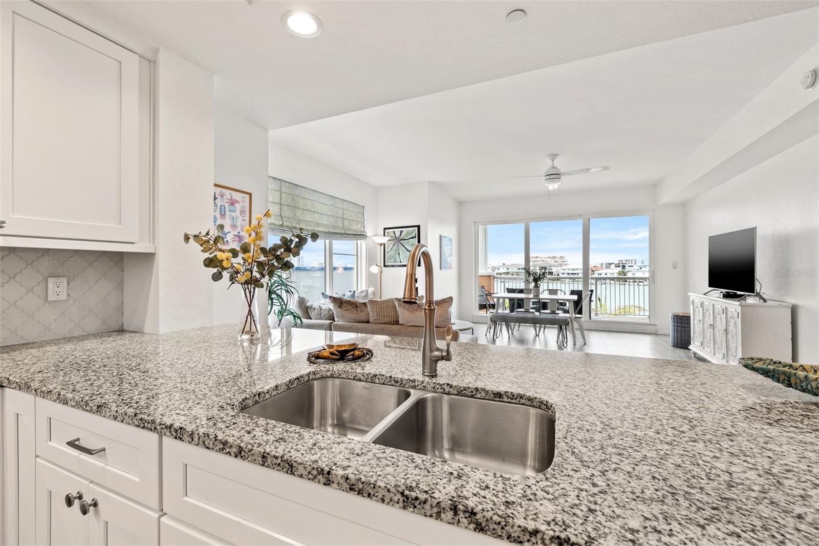706 BAYWAY BLVD #301, CLEARWATER BEACH, FL, 33767