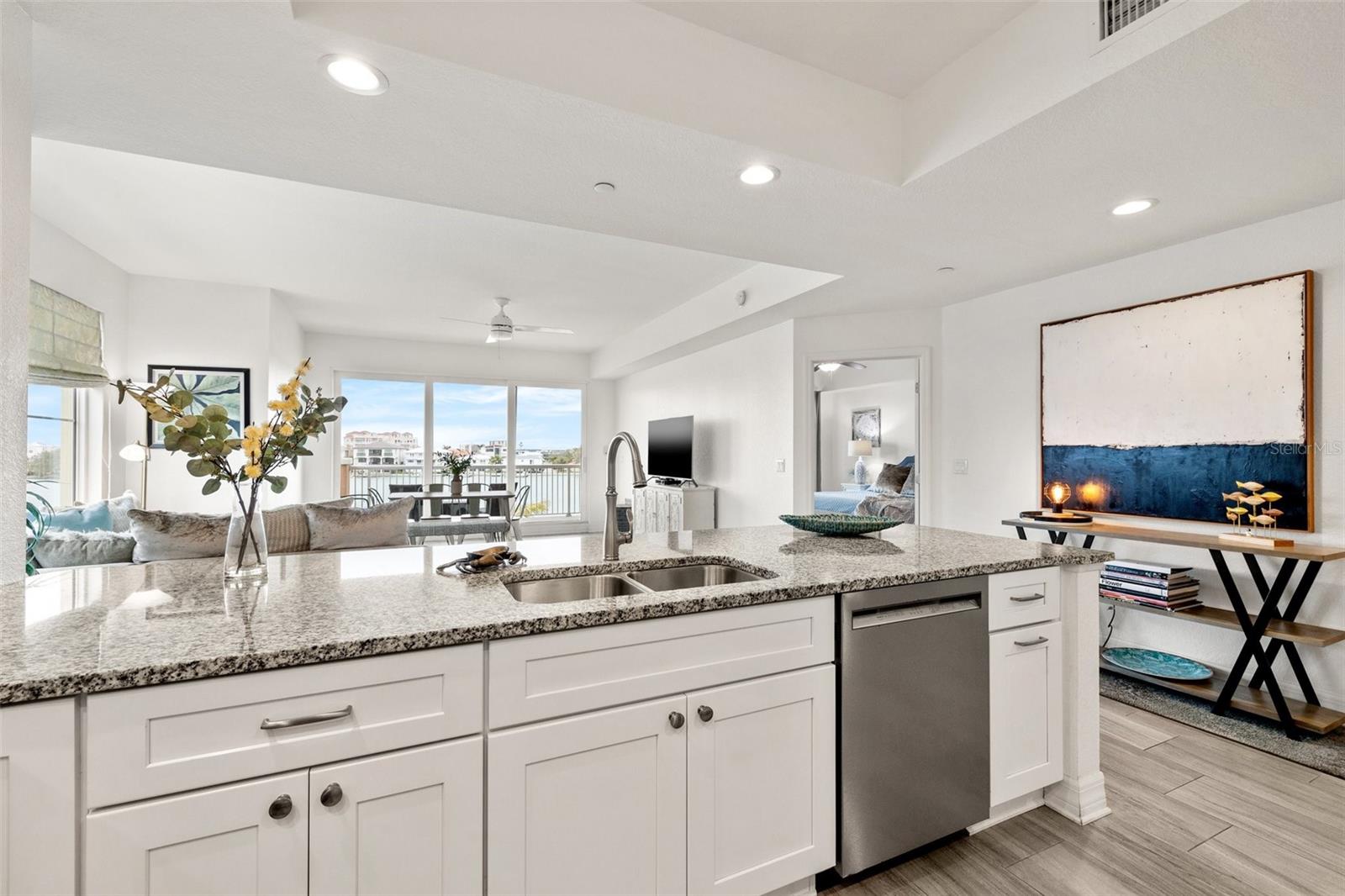 706 BAYWAY BLVD #301, CLEARWATER BEACH, FL, 33767