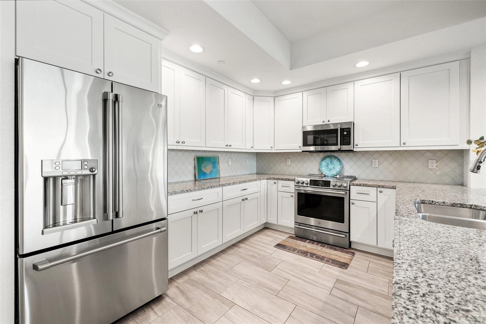 706 BAYWAY BLVD #301, CLEARWATER BEACH, FL, 33767