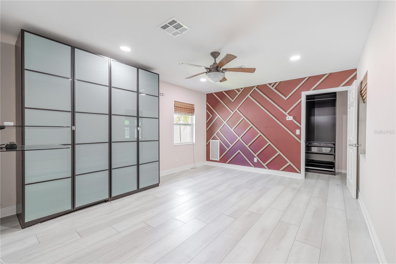 2121 PARK ST N, ST PETERSBURG, FL, 33710
