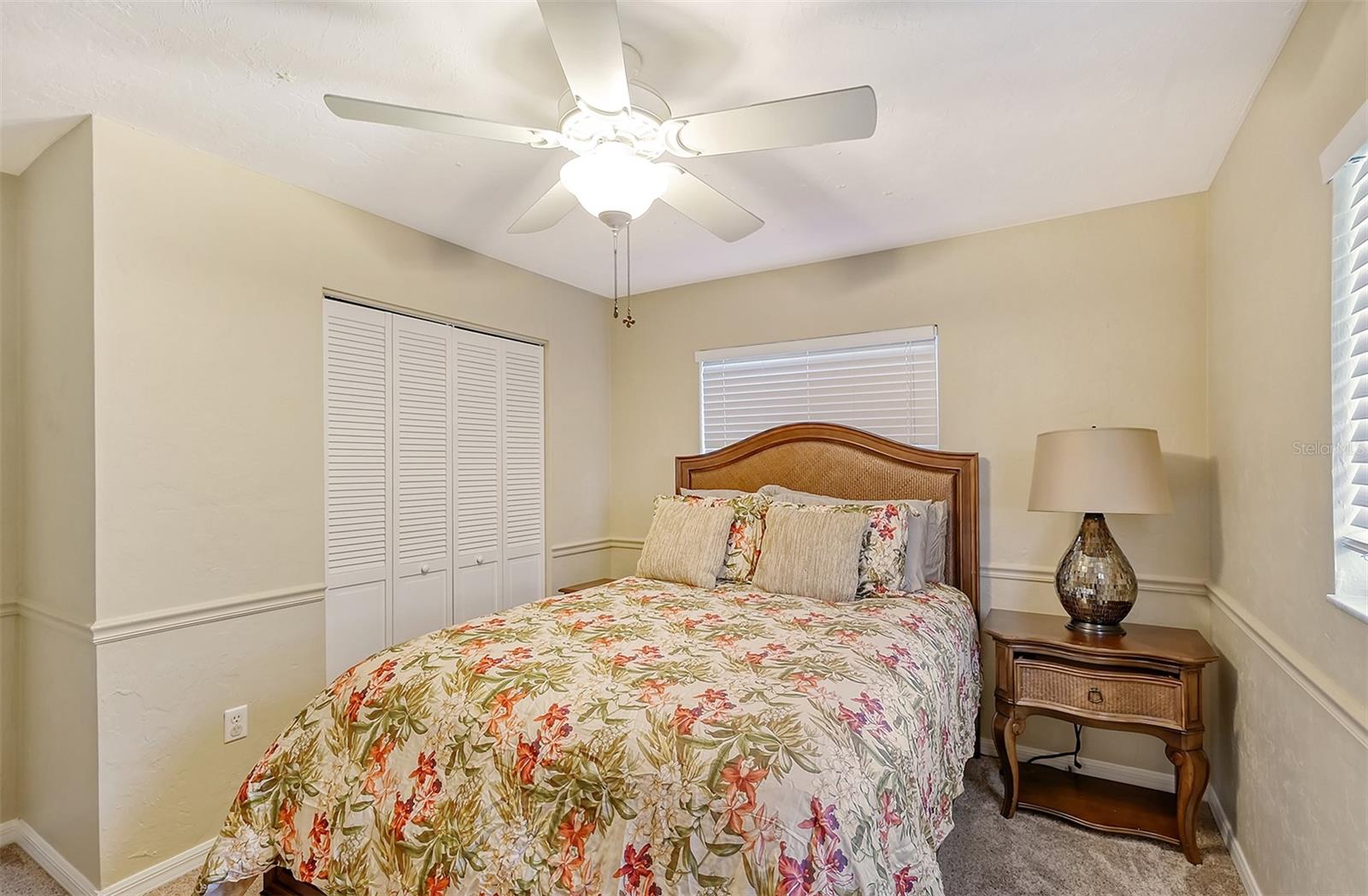 1833 SANDALWOOD DR, SARASOTA, FL, 34231