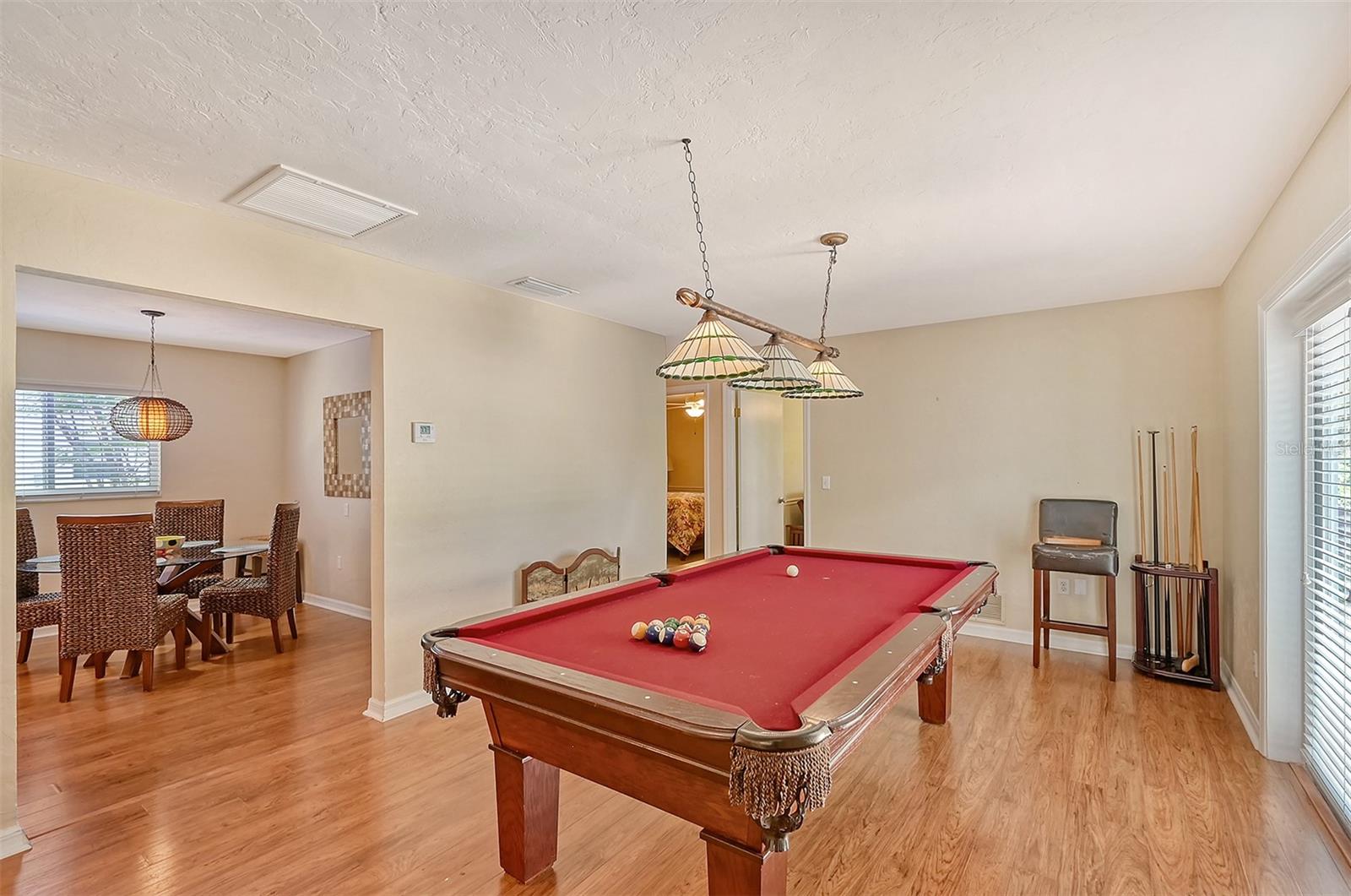 1833 SANDALWOOD DR, SARASOTA, FL, 34231