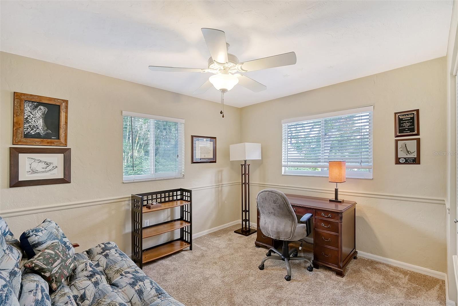 1833 SANDALWOOD DR, SARASOTA, FL, 34231