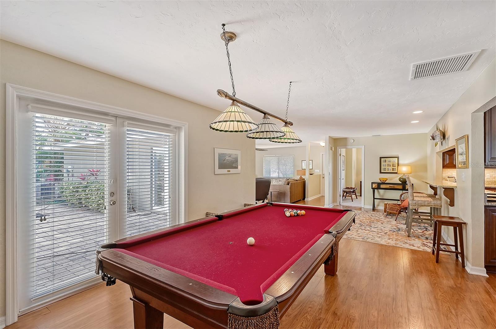 1833 SANDALWOOD DR, SARASOTA, FL, 34231