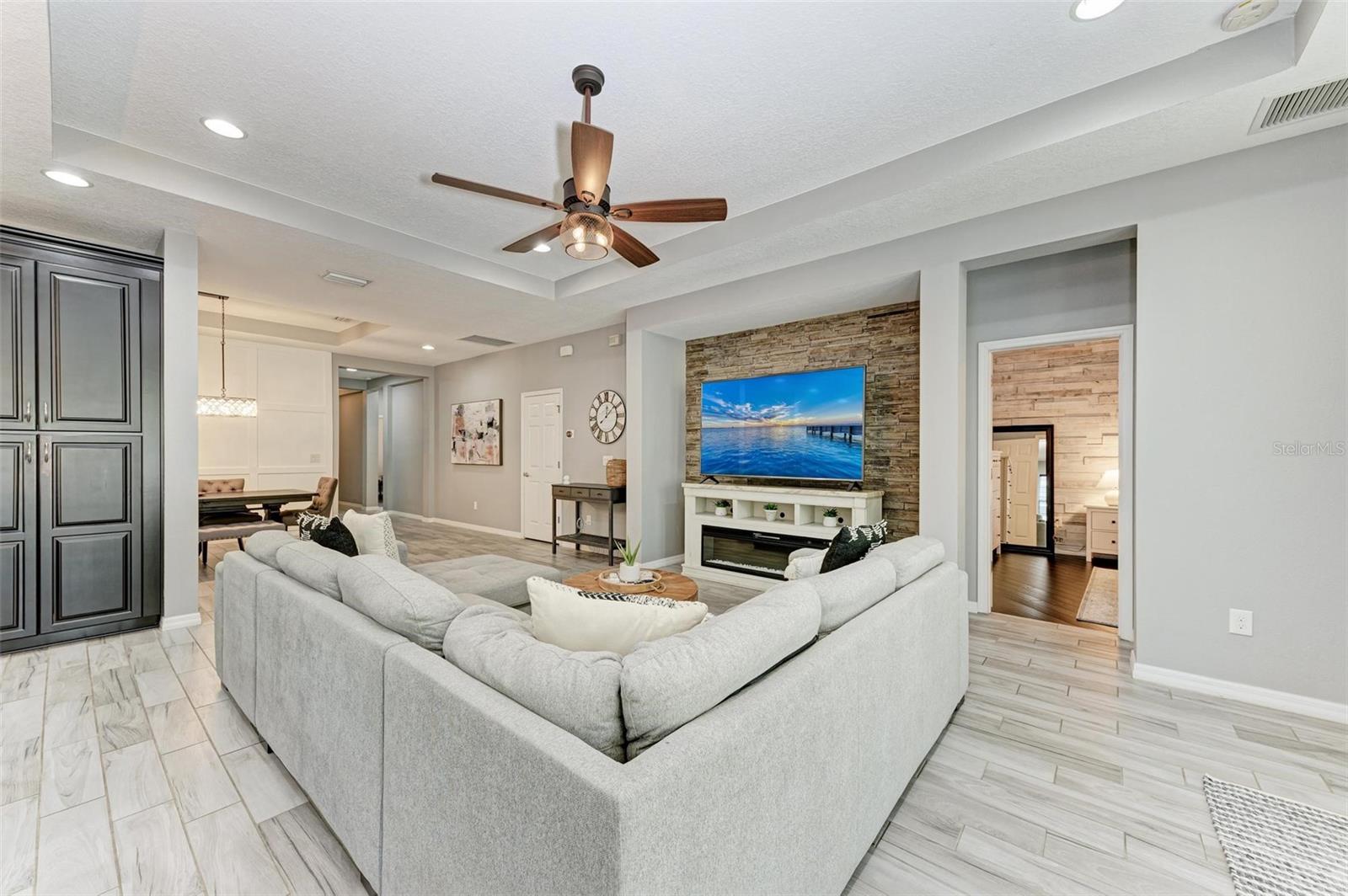 205 SHELL CREEK CT, APOLLO BEACH, FL, 33572