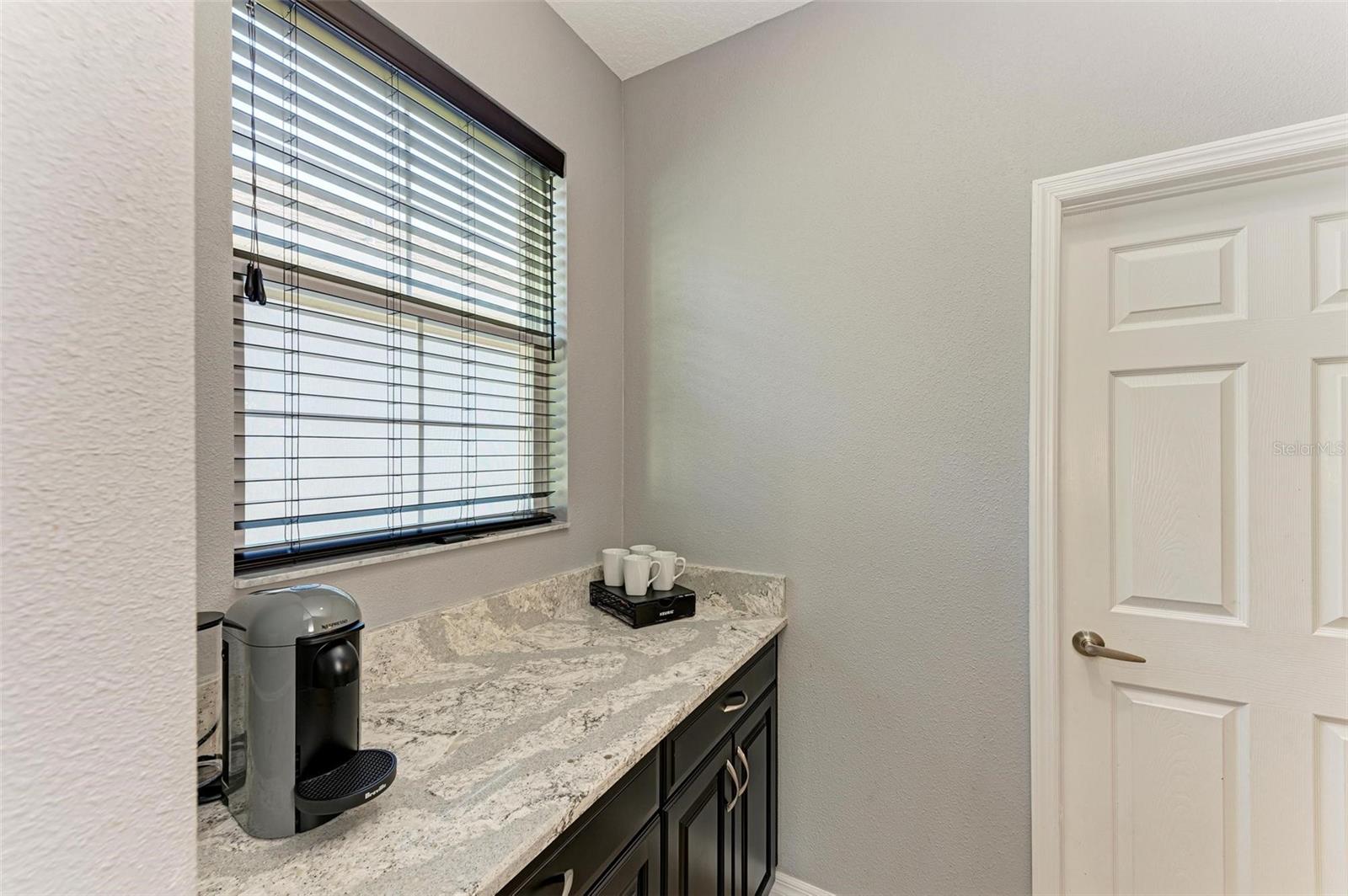 205 SHELL CREEK CT, APOLLO BEACH, FL, 33572