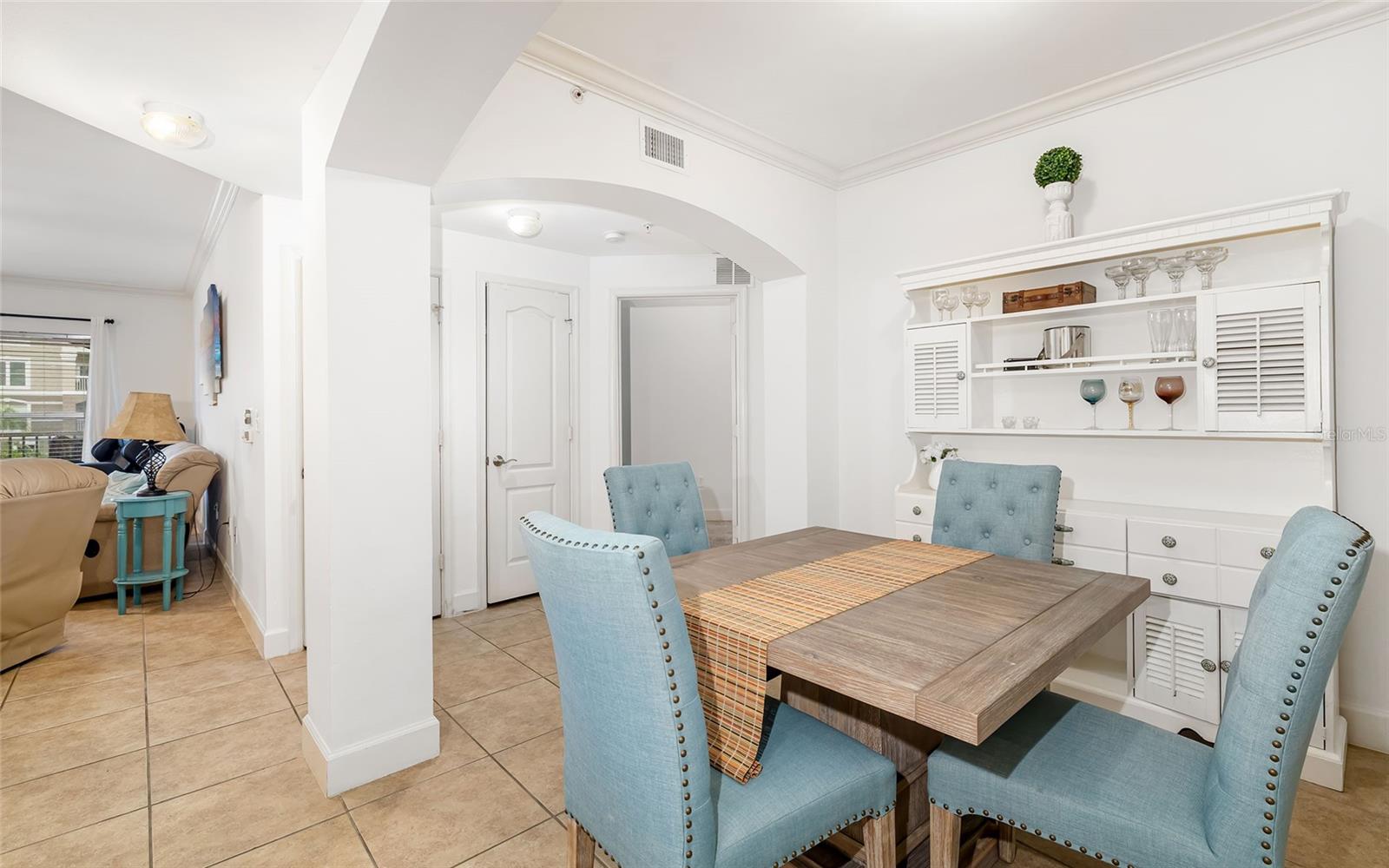 808 3RD AVE W #205, BRADENTON, FL, 34205
