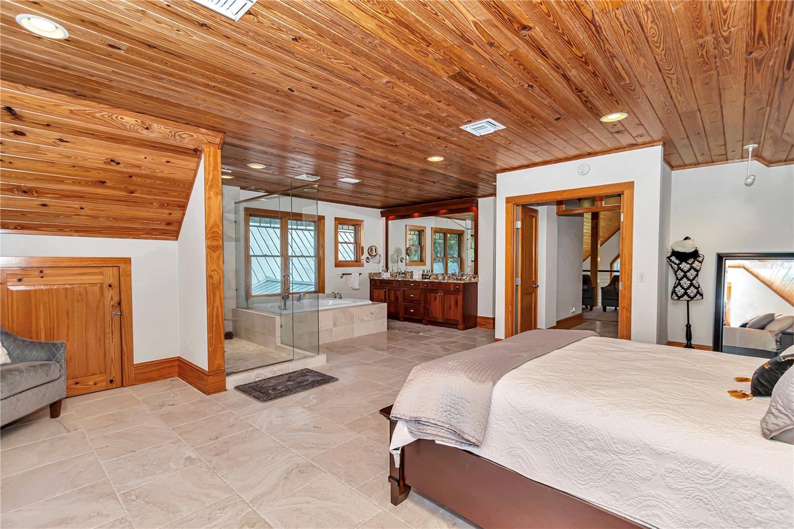 OM697211 Property Photo