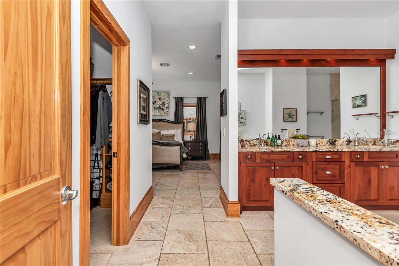 OM697211 Property Photo