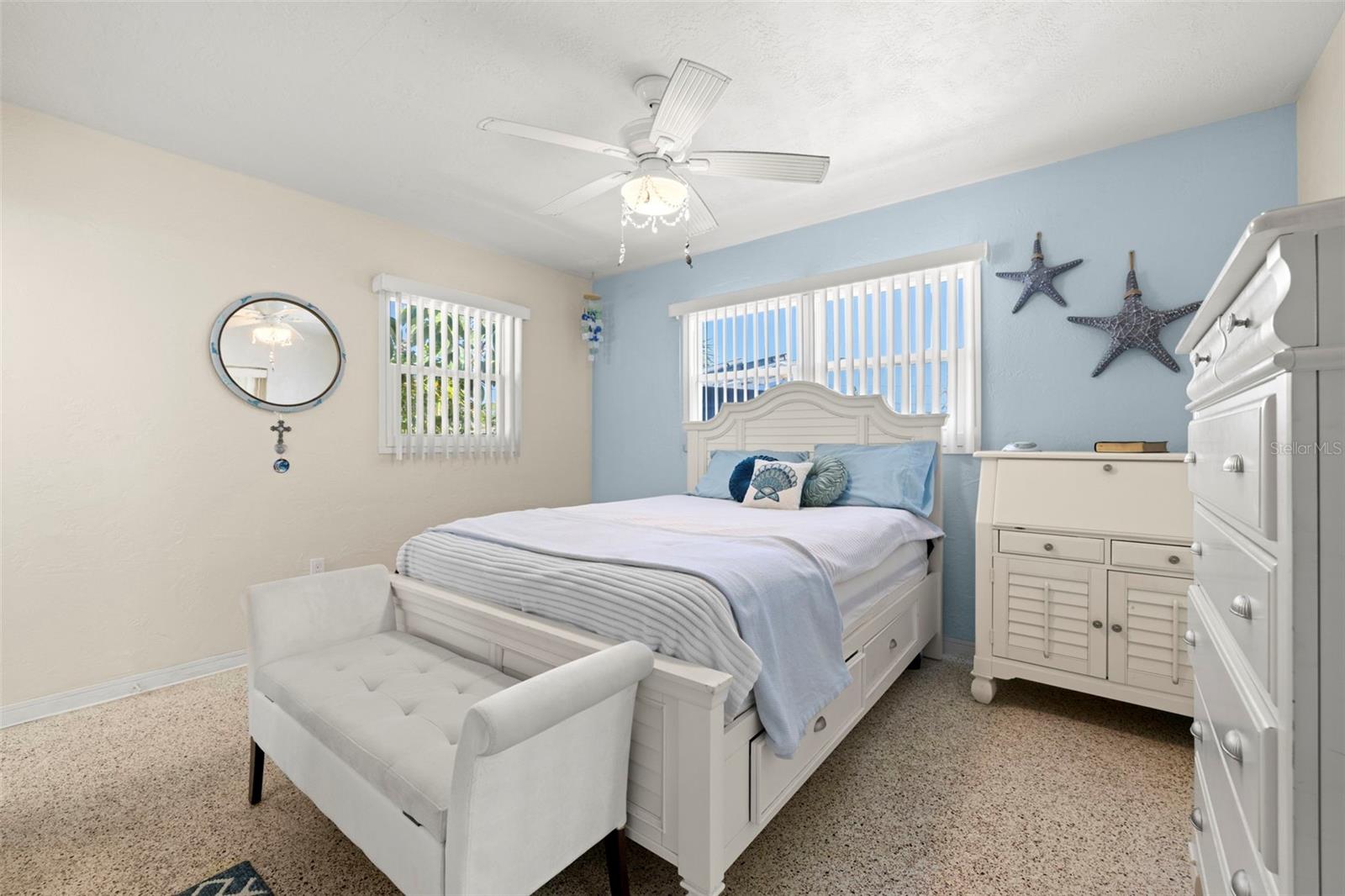 223 94TH AVE NE, ST PETERSBURG, FL, 33702