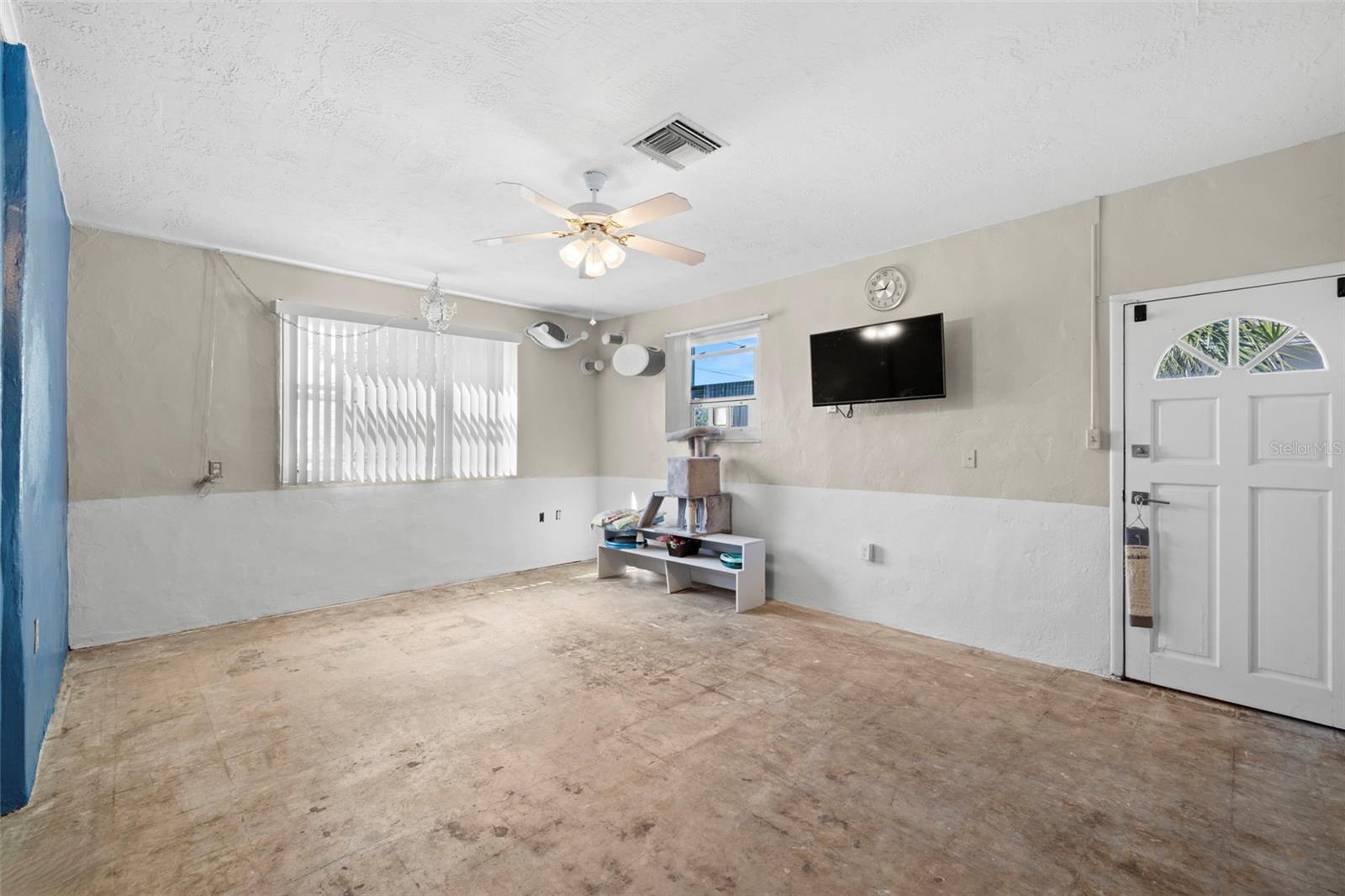 223 94TH AVE NE, ST PETERSBURG, FL, 33702