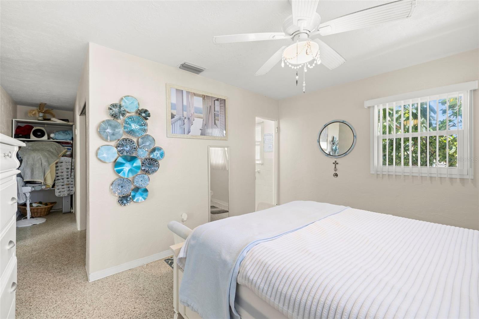 223 94TH AVE NE, ST PETERSBURG, FL, 33702