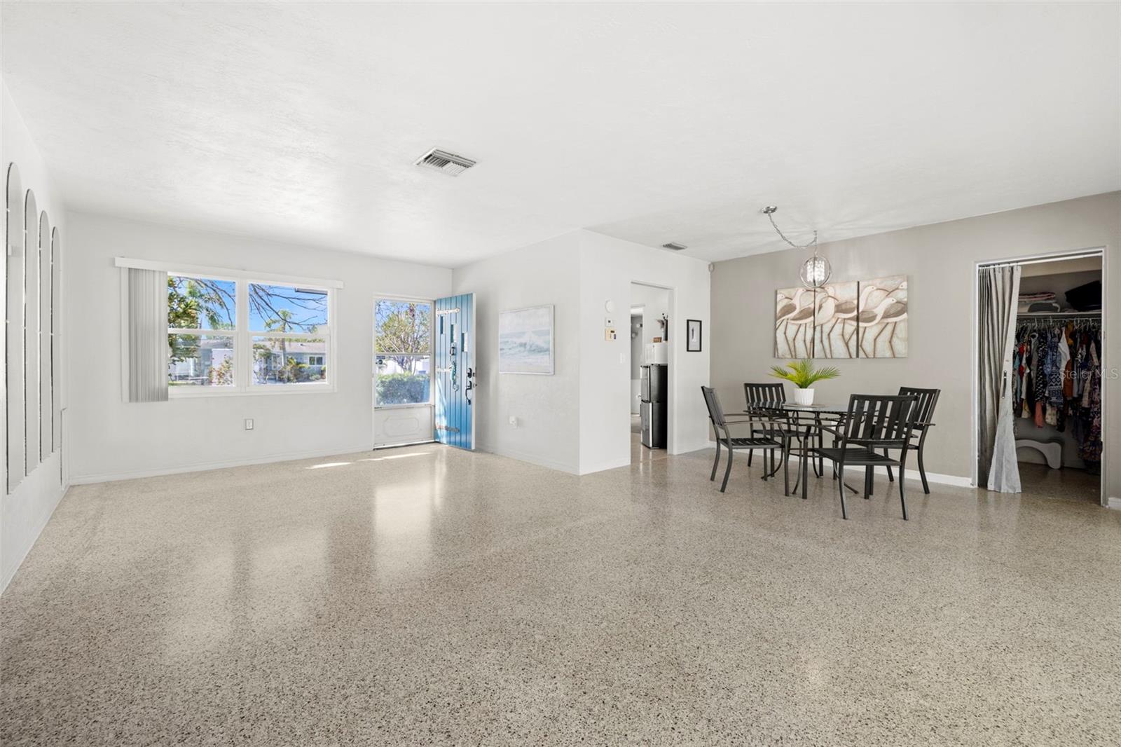 223 94TH AVE NE, ST PETERSBURG, FL, 33702