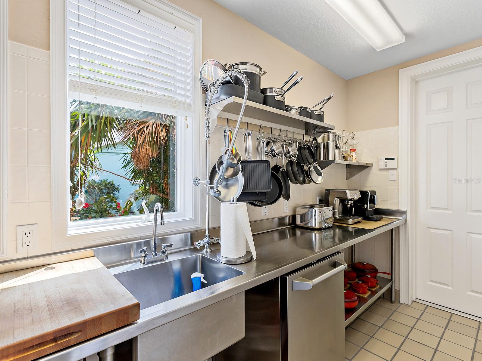 N6137807 Property Photo