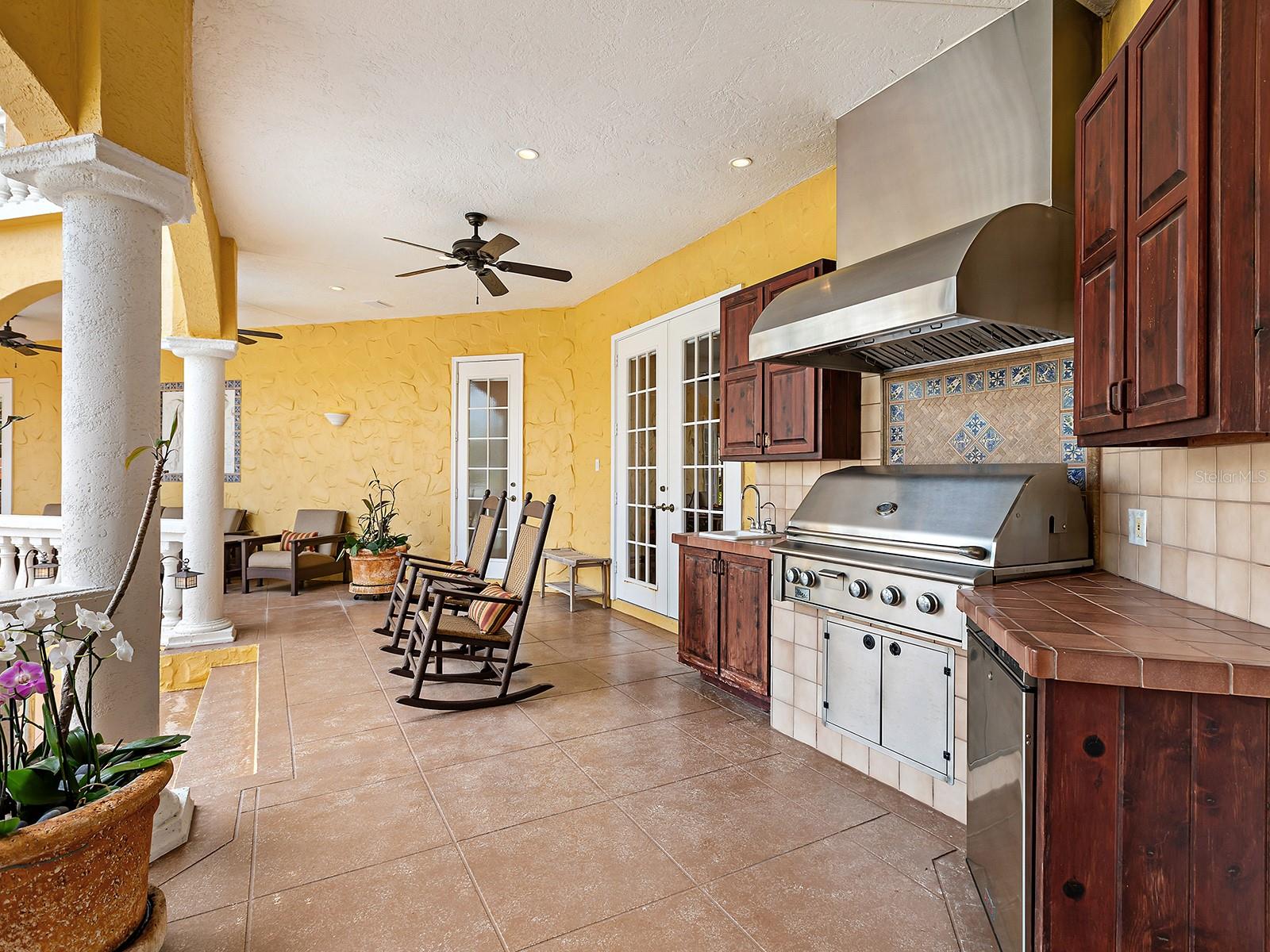 N6137807 Property Photo