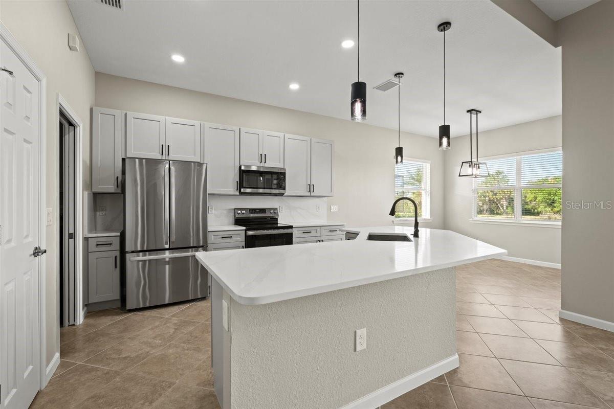 13352 CREEKSIDE LN, PORT CHARLOTTE, FL, 33953