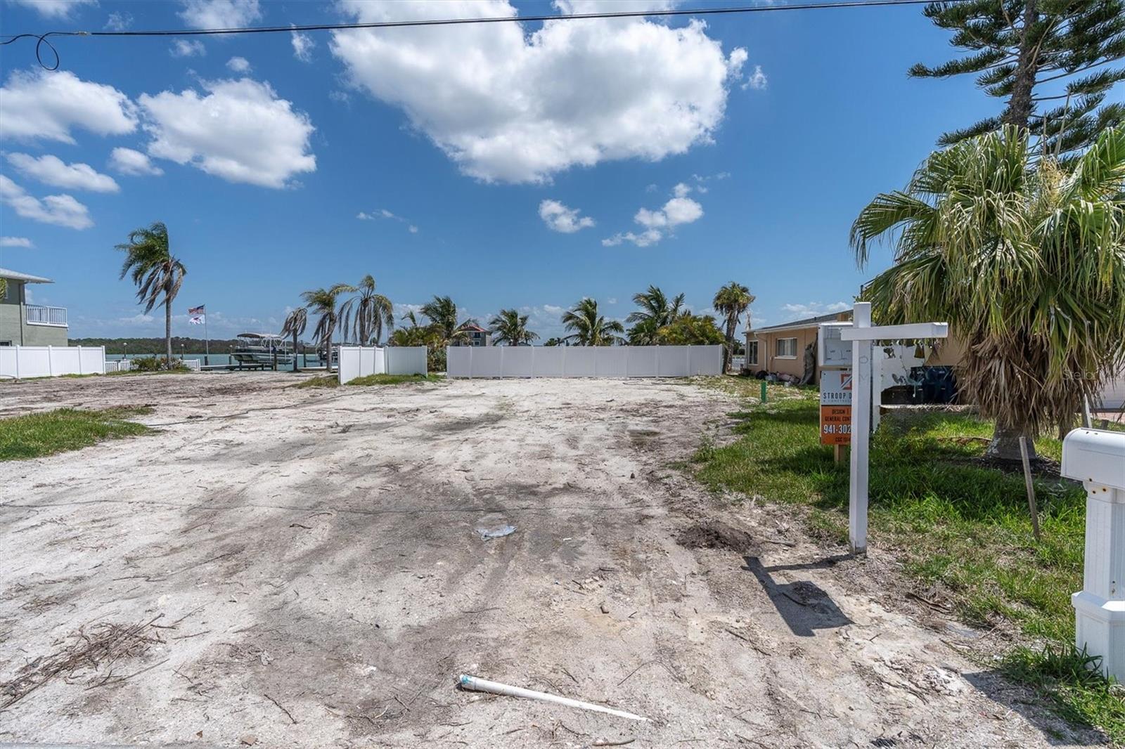 TB8361629 Property Photo