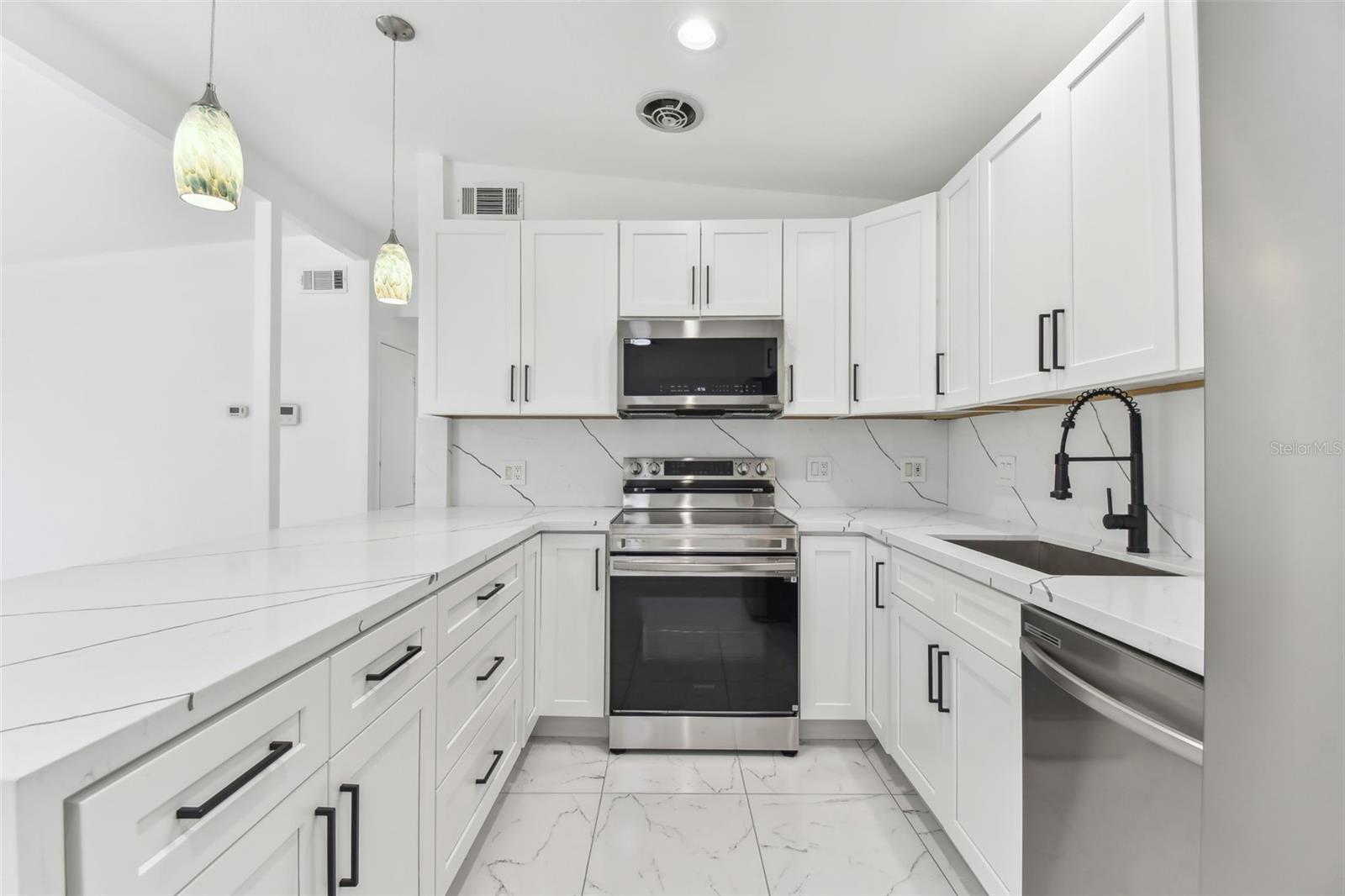 1600 DELAWARE AVE NE, ST PETERSBURG, FL, 33703