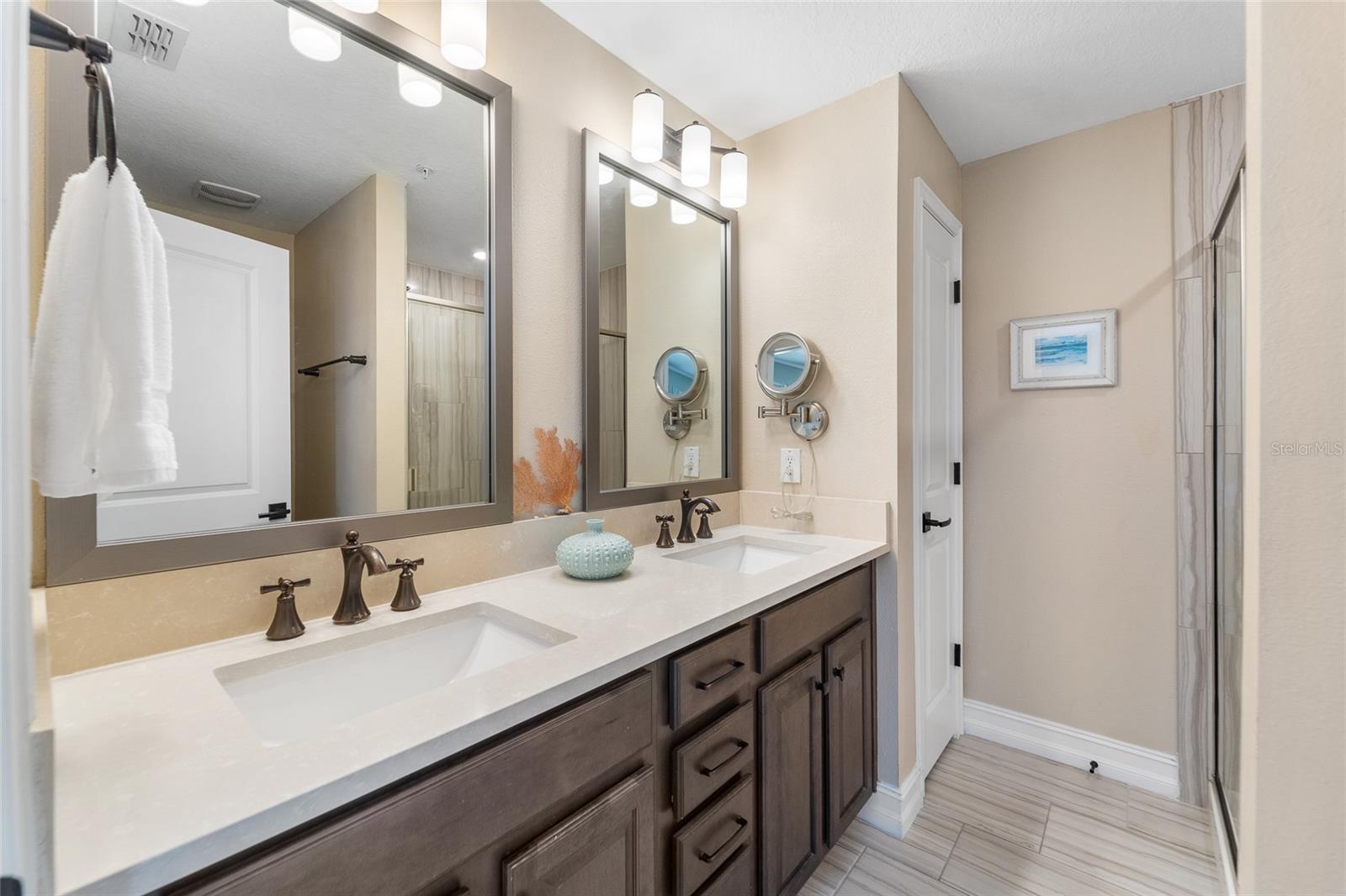 4921 W PAUL AVE #8, TAMPA, FL, 33611